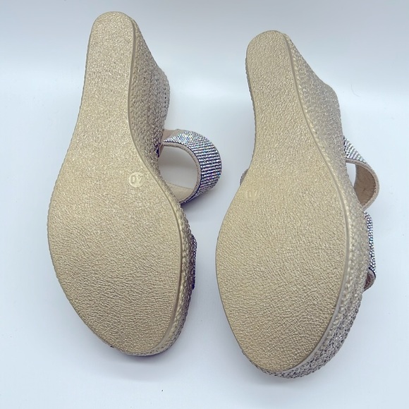 Ladies beautiful Gold and Crystal wedge sandals. They have never been worn. - Picture 5 of 7